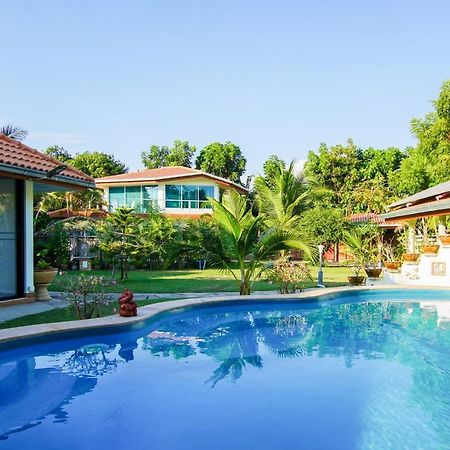 Tina'S Living Paradise - Guesthouses With Private Pool Ban Phe Eksteriør bilde